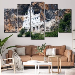Ostrog – Svetinja u Steni 5 Delova